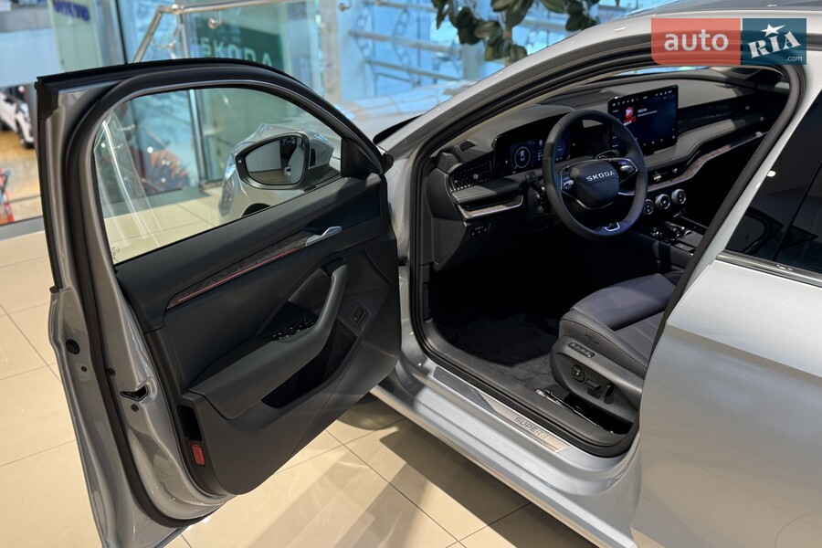 Skoda Superb - фото 12