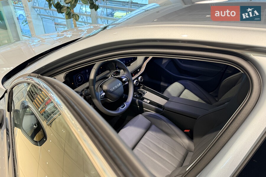 Skoda Superb - фото 13