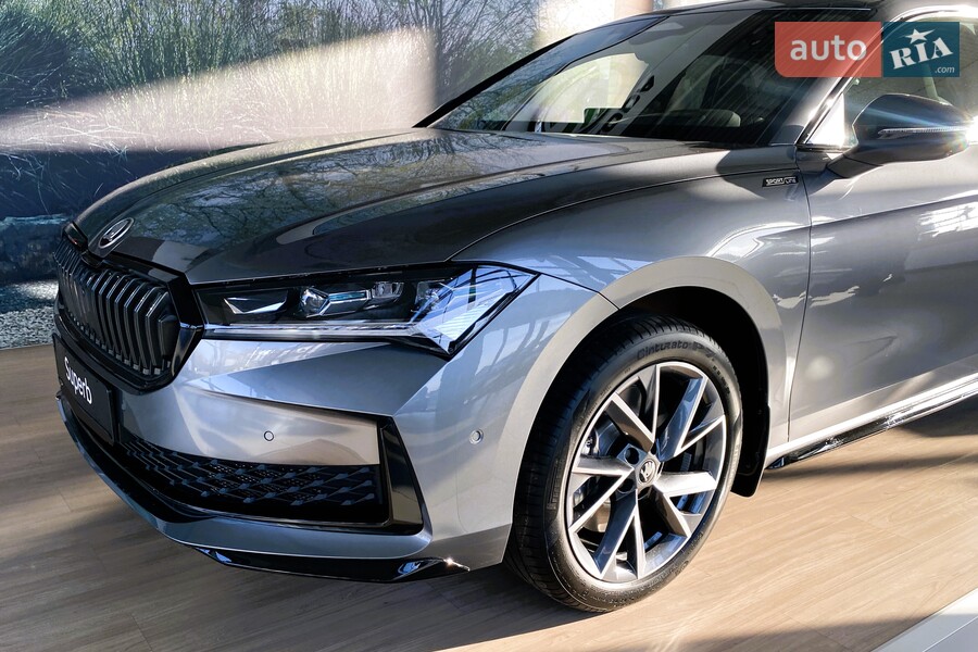 Skoda Superb - фото 7
