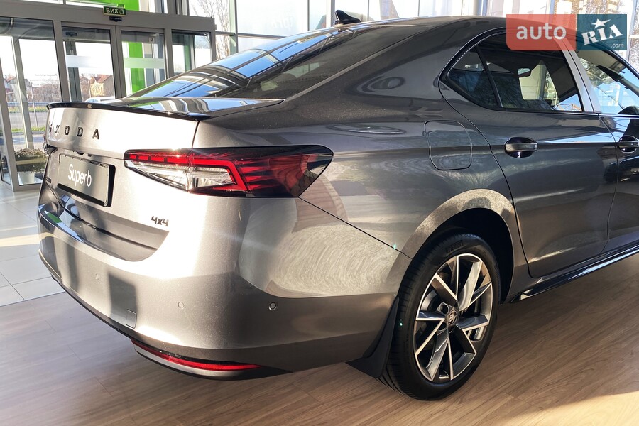 Skoda Superb - фото 8