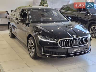 Новий Skoda Superb 2025 - фото 3