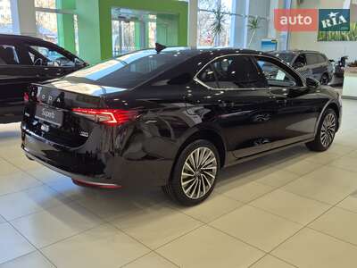 Новий Skoda Superb 2025 - фото 4