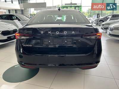 Новий Skoda Superb 2025 - фото 4