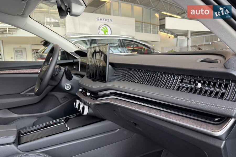 Skoda Superb - фото 21
