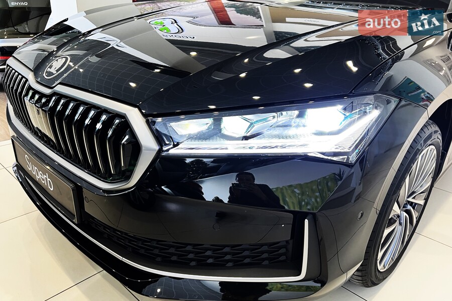 Skoda Superb - фото 8