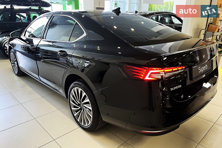 Skoda Superb - фото 7