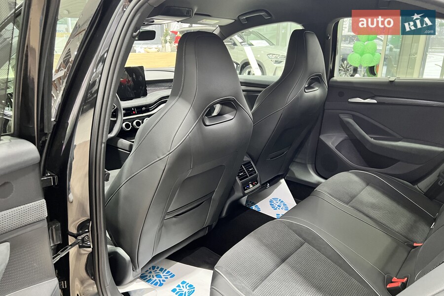 Skoda Superb - фото 11