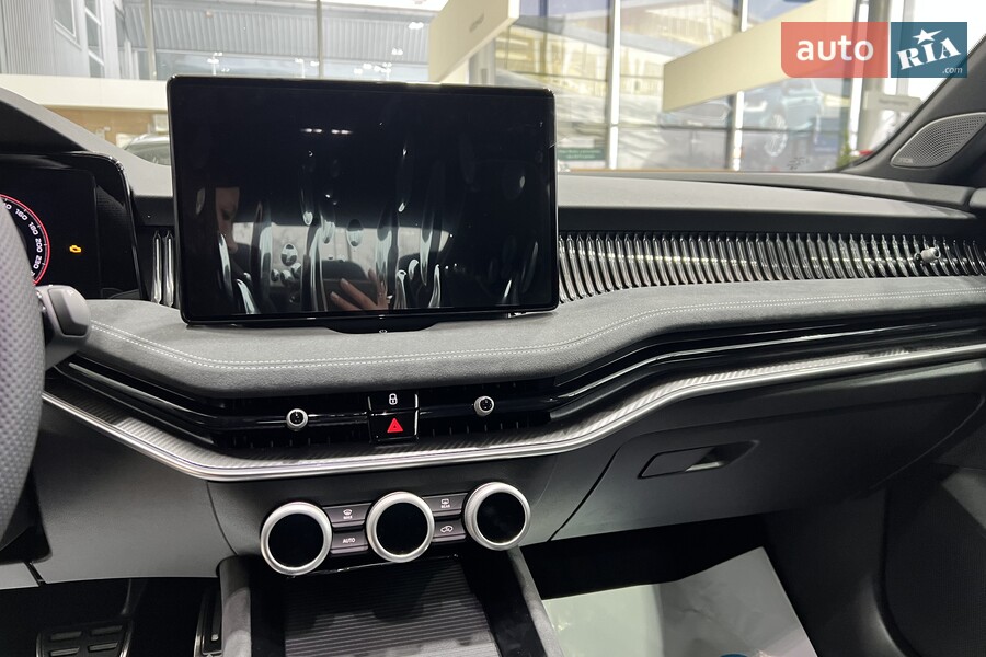 Skoda Superb - фото 15