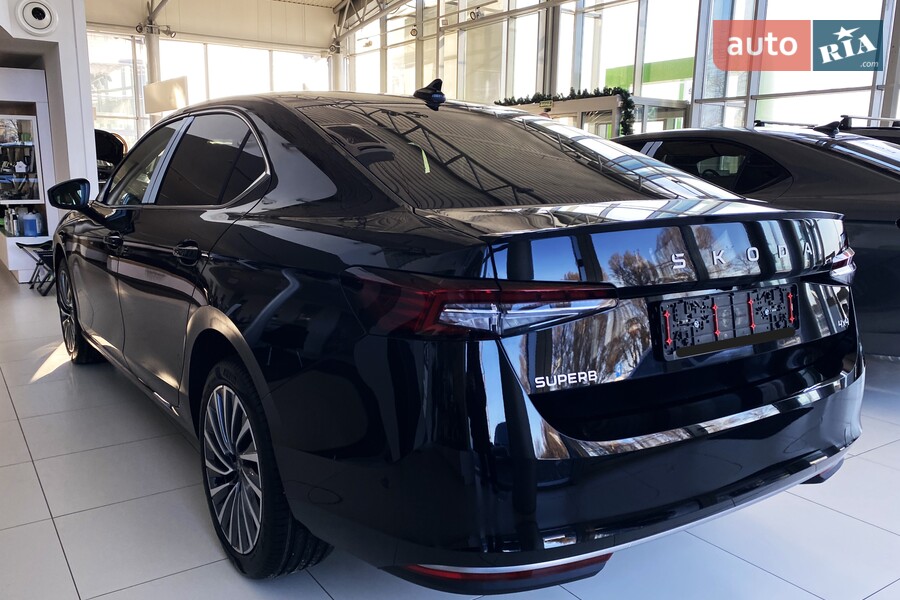 Skoda Superb - фото 8