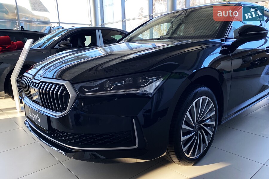 Skoda Superb - фото 13