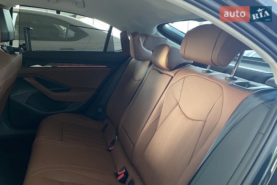 Skoda Superb - фото 14