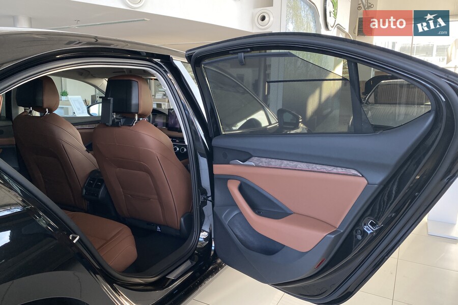 Skoda Superb - фото 15