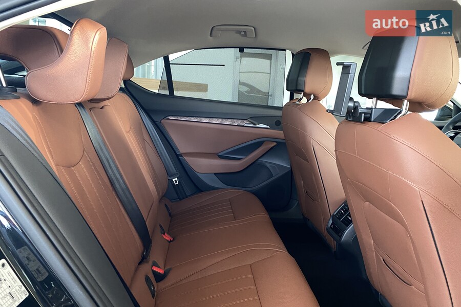 Skoda Superb - фото 16