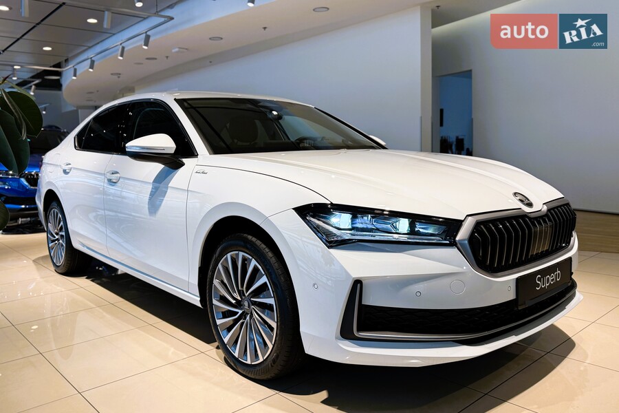 Skoda Superb - фото 1