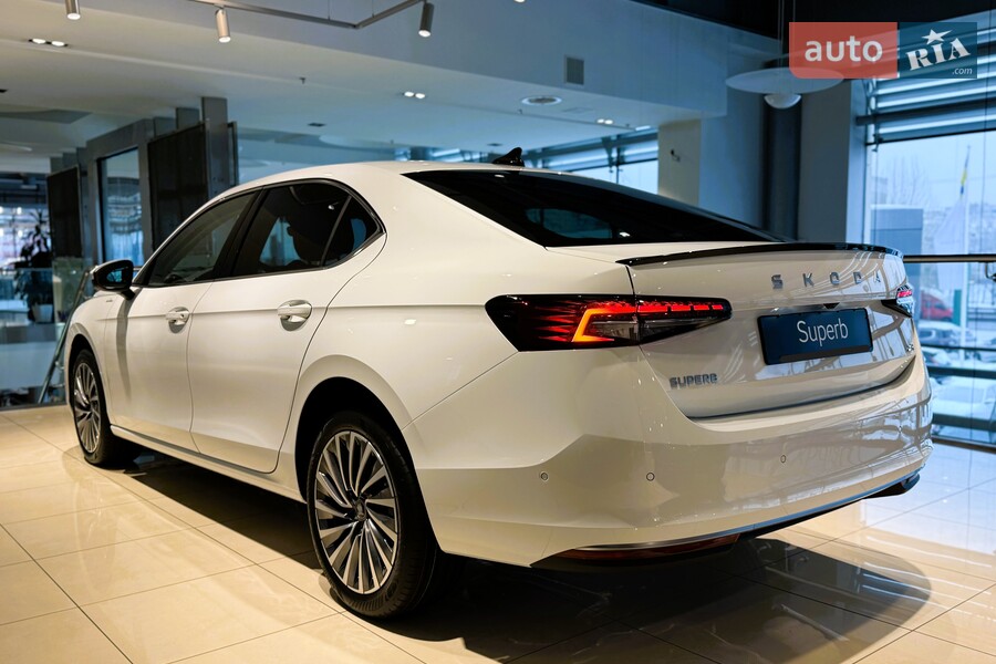Skoda Superb - фото 6
