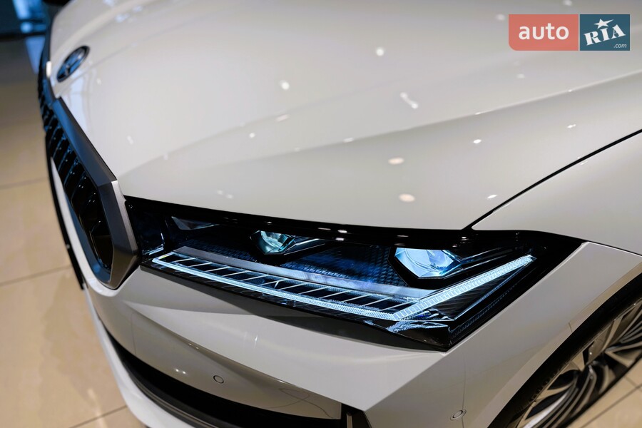 Skoda Superb - фото 10