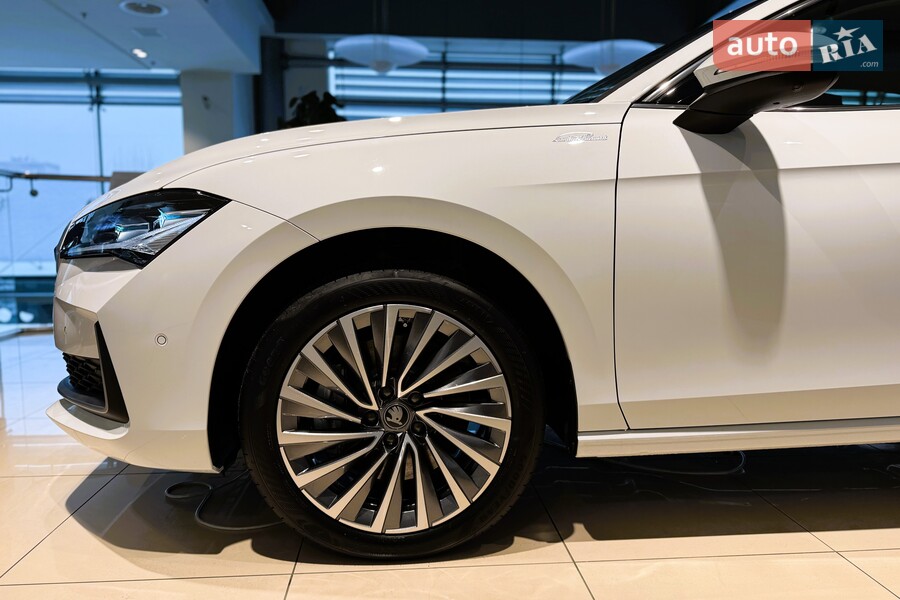 Skoda Superb - фото 9