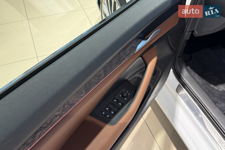 Skoda Superb - фото 16