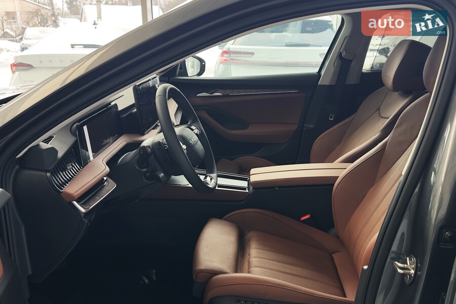 Skoda Superb - фото 15