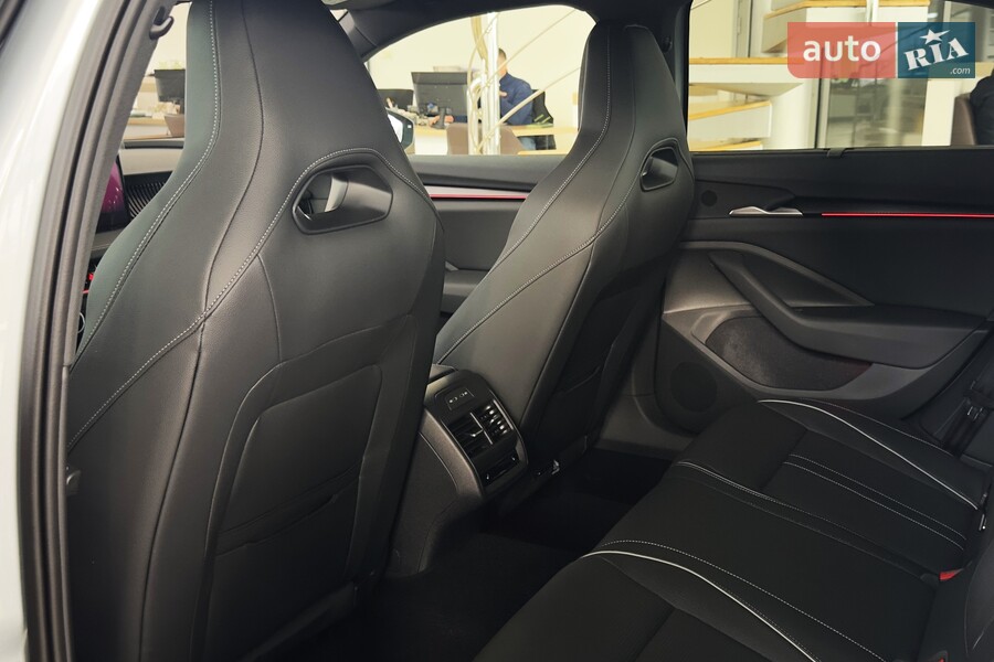 Skoda Superb - фото 18