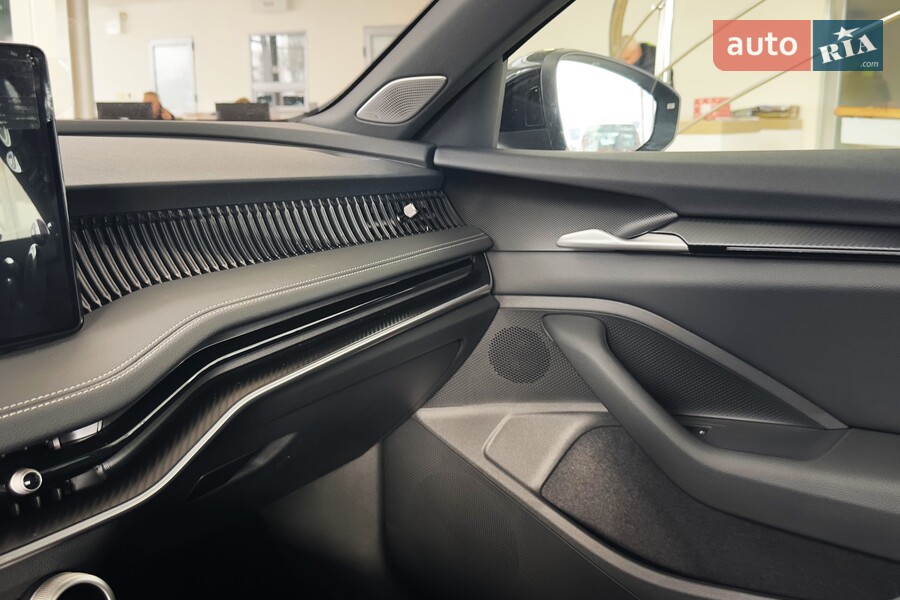 Skoda Superb - фото 15