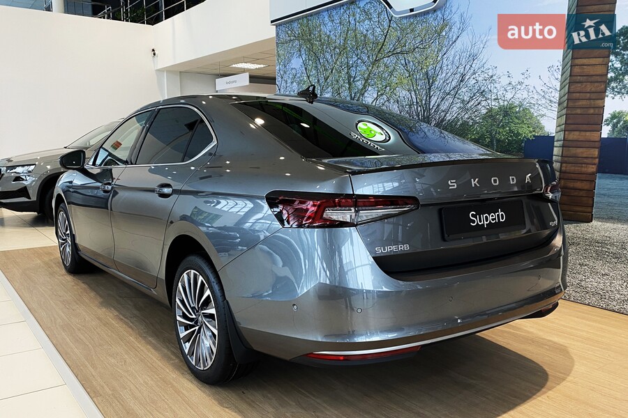 Skoda Superb - фото 7