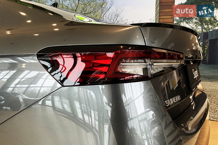 Skoda Superb - фото 9