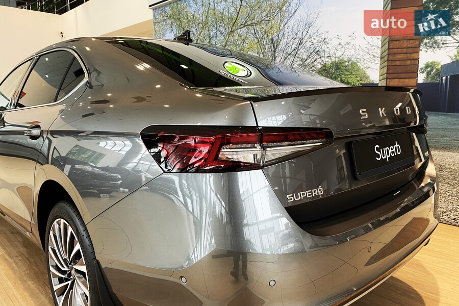 Skoda Superb - фото 10