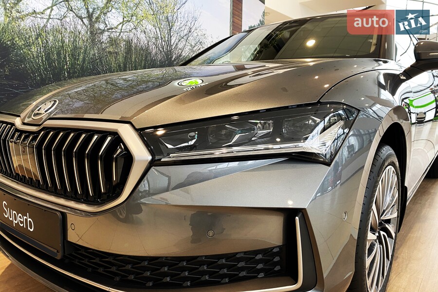 Skoda Superb - фото 8