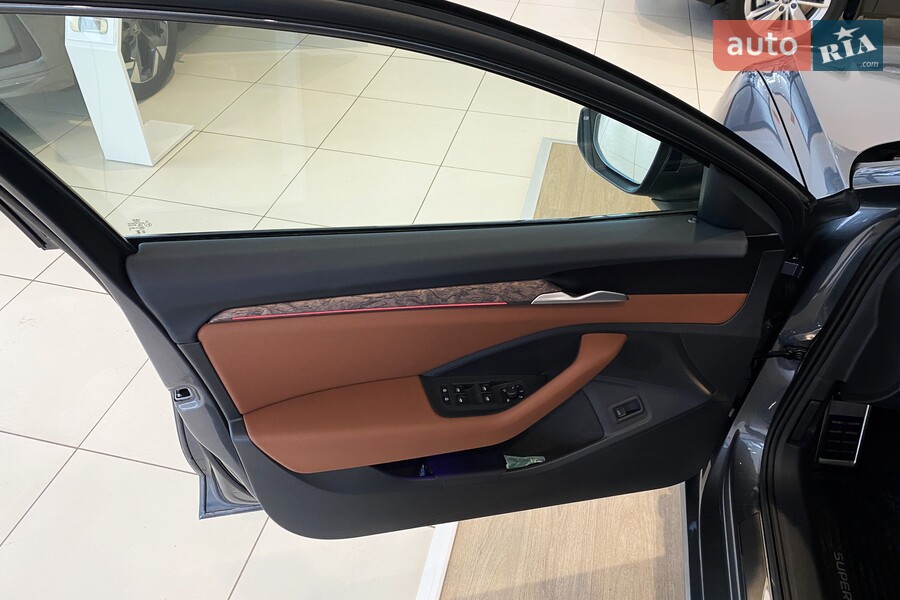 Skoda Superb - фото 15