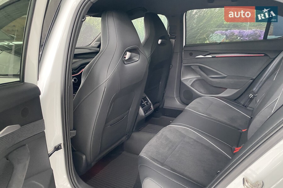 Skoda Superb - фото 11