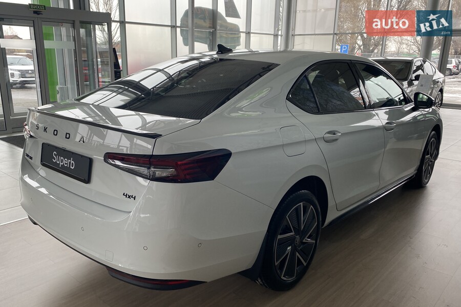 Skoda Superb - фото 7