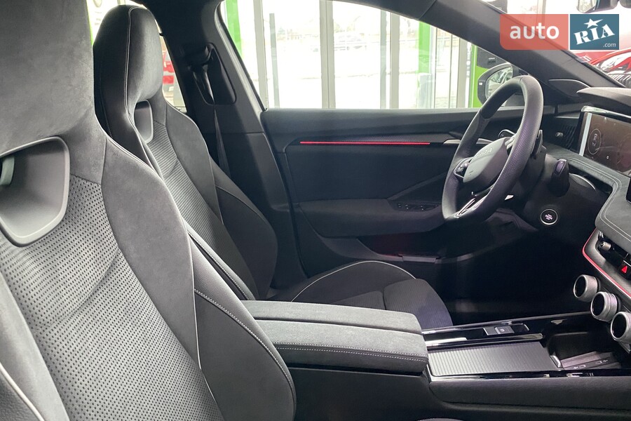 Skoda Superb - фото 18