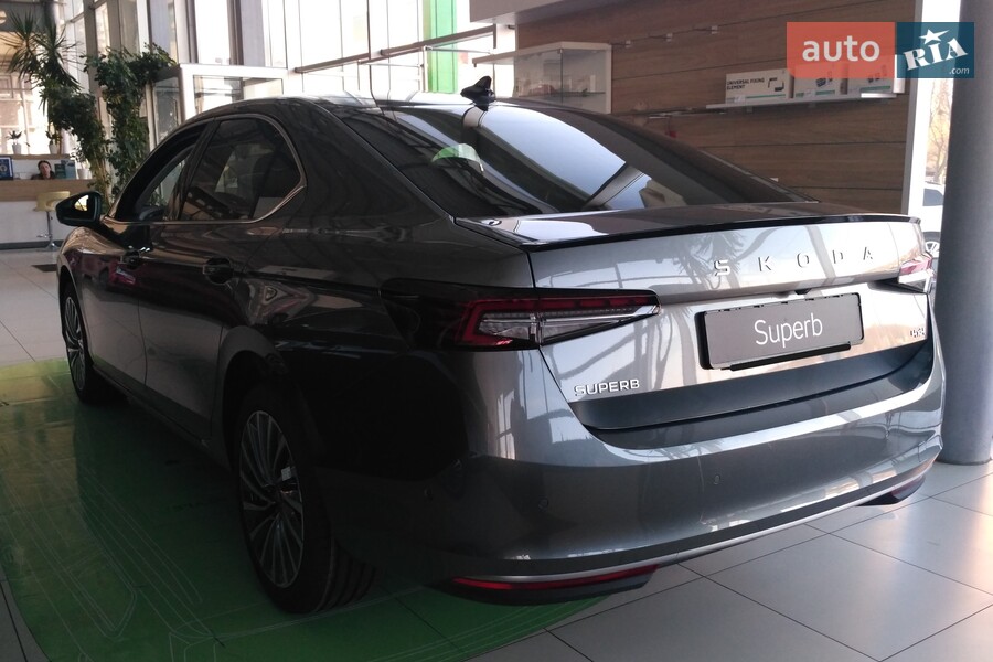 Skoda Superb - фото 3