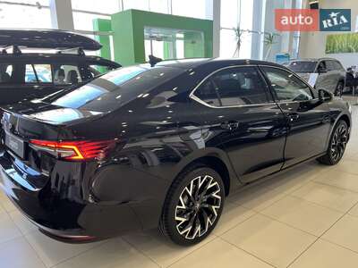 Новий Skoda Superb 2025 - фото 3