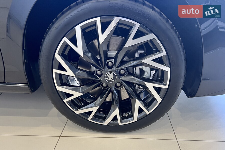 Skoda Superb - фото 10