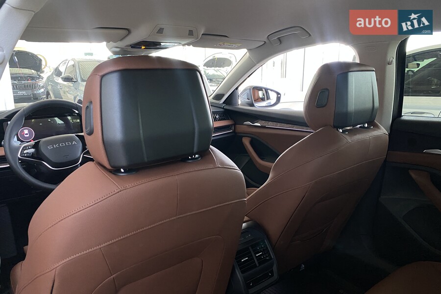 Skoda Superb - фото 11