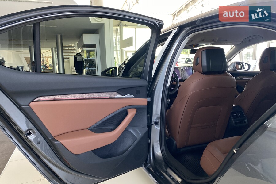 Skoda Superb - фото 19