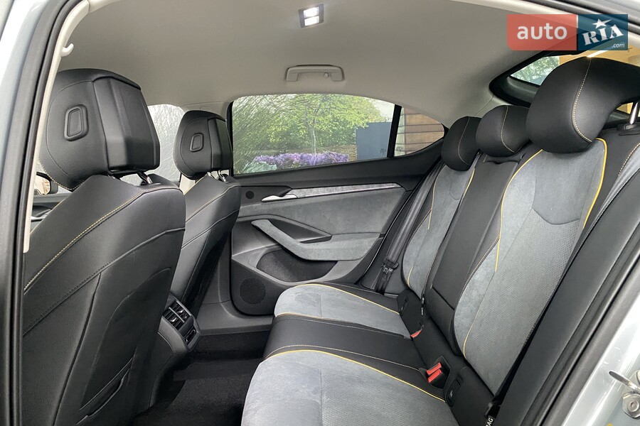 Skoda Superb - фото 15