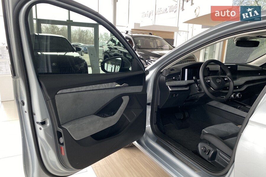 Skoda Superb - фото 28