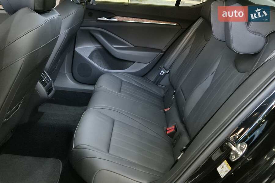 Skoda Superb - фото 26