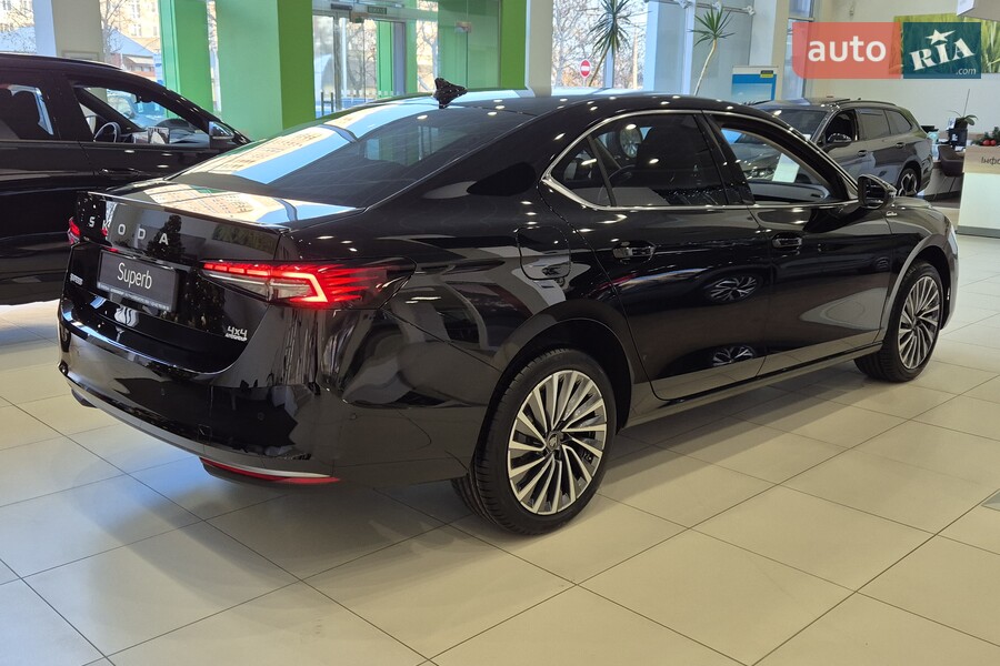 Skoda Superb - фото 5