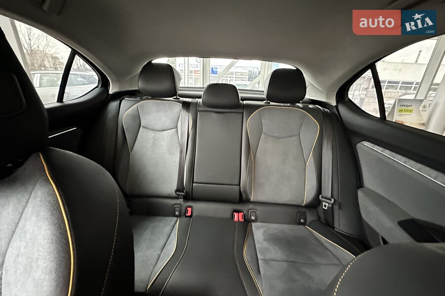 Skoda Superb - фото 11