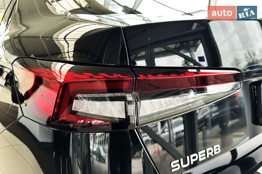 Skoda Superb - фото 8