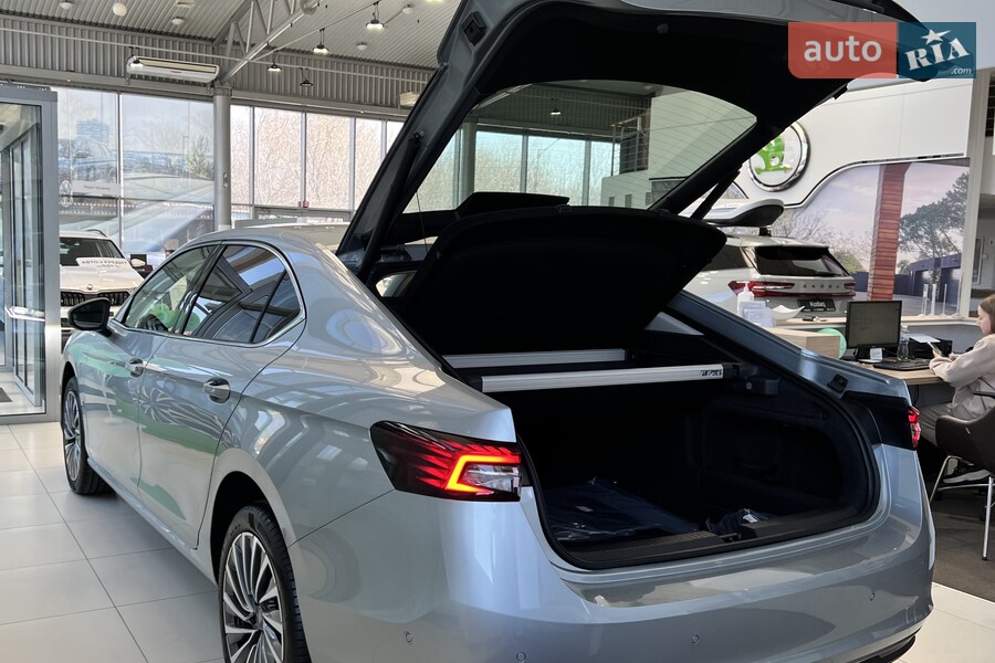 Skoda Superb - фото 8