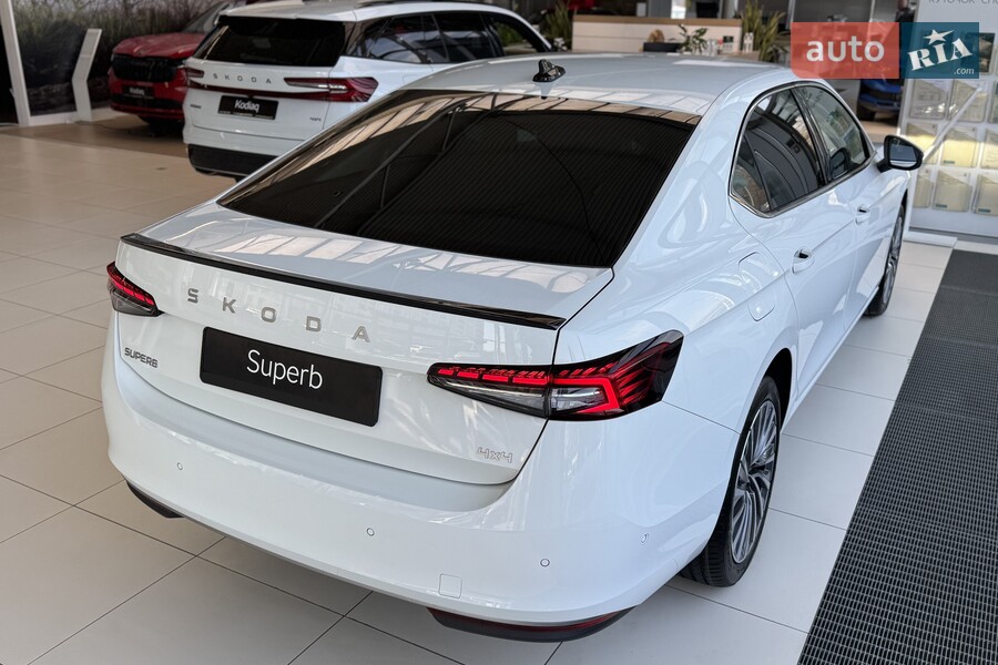 Skoda Superb - фото 8
