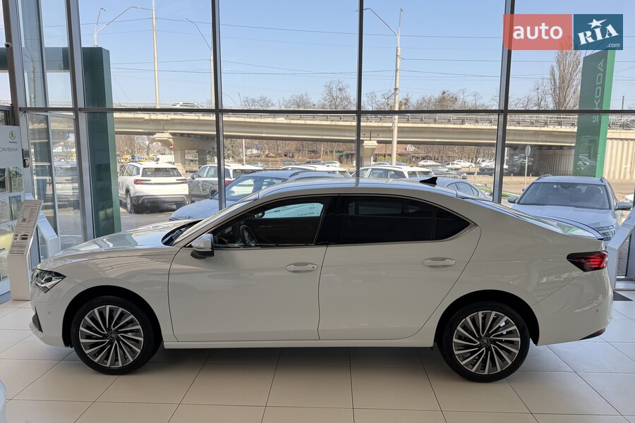 Skoda Superb - фото 7