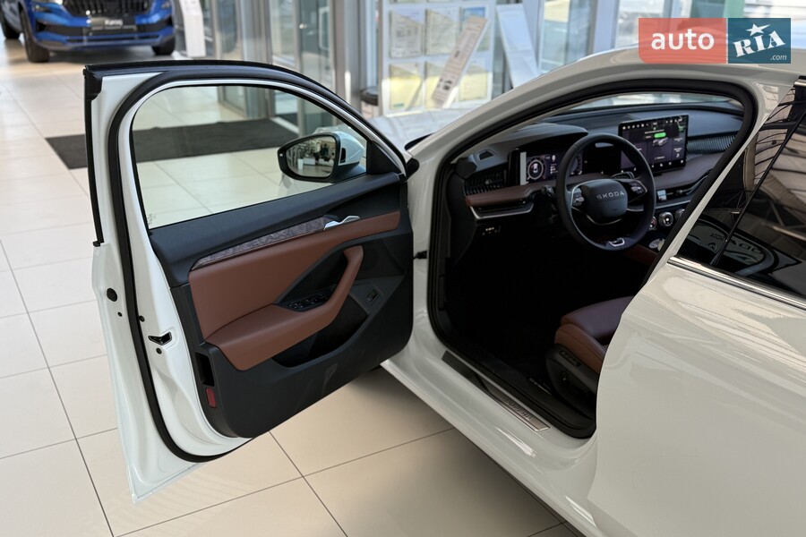 Skoda Superb - фото 13