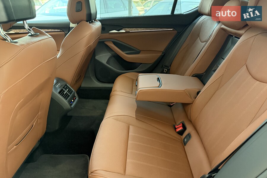 Skoda Superb - фото 24