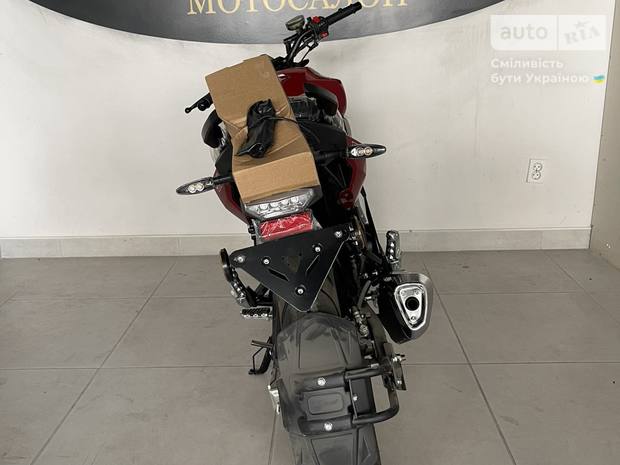 Spark SP 200R-33 2025